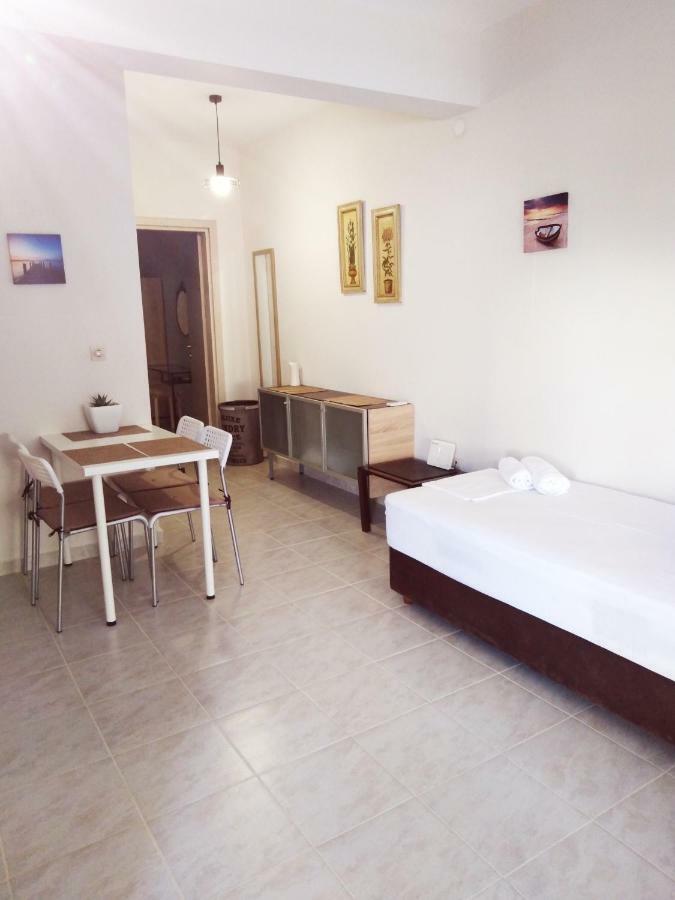 Athos Mare Studio Apartment Ierissos Bagian luar foto