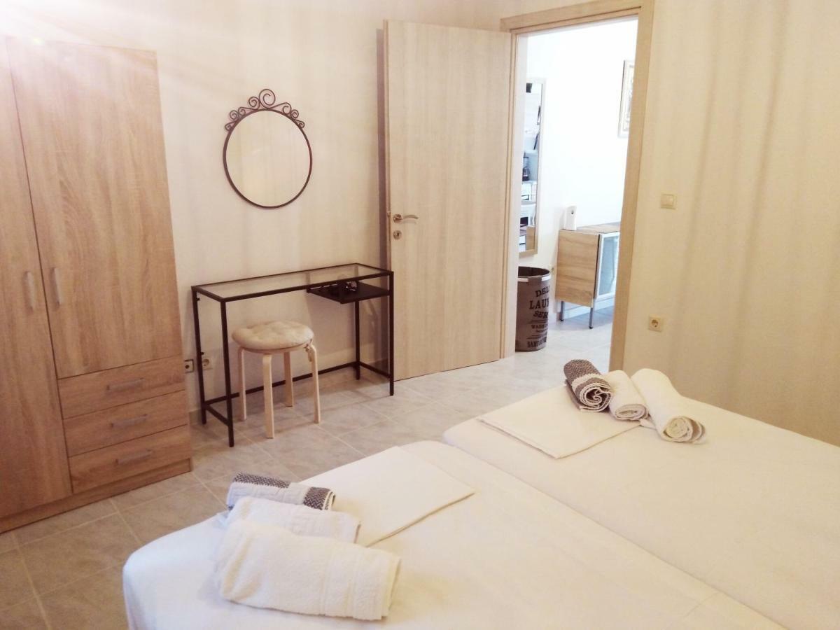 Athos Mare Studio Apartment Ierissos Bagian luar foto